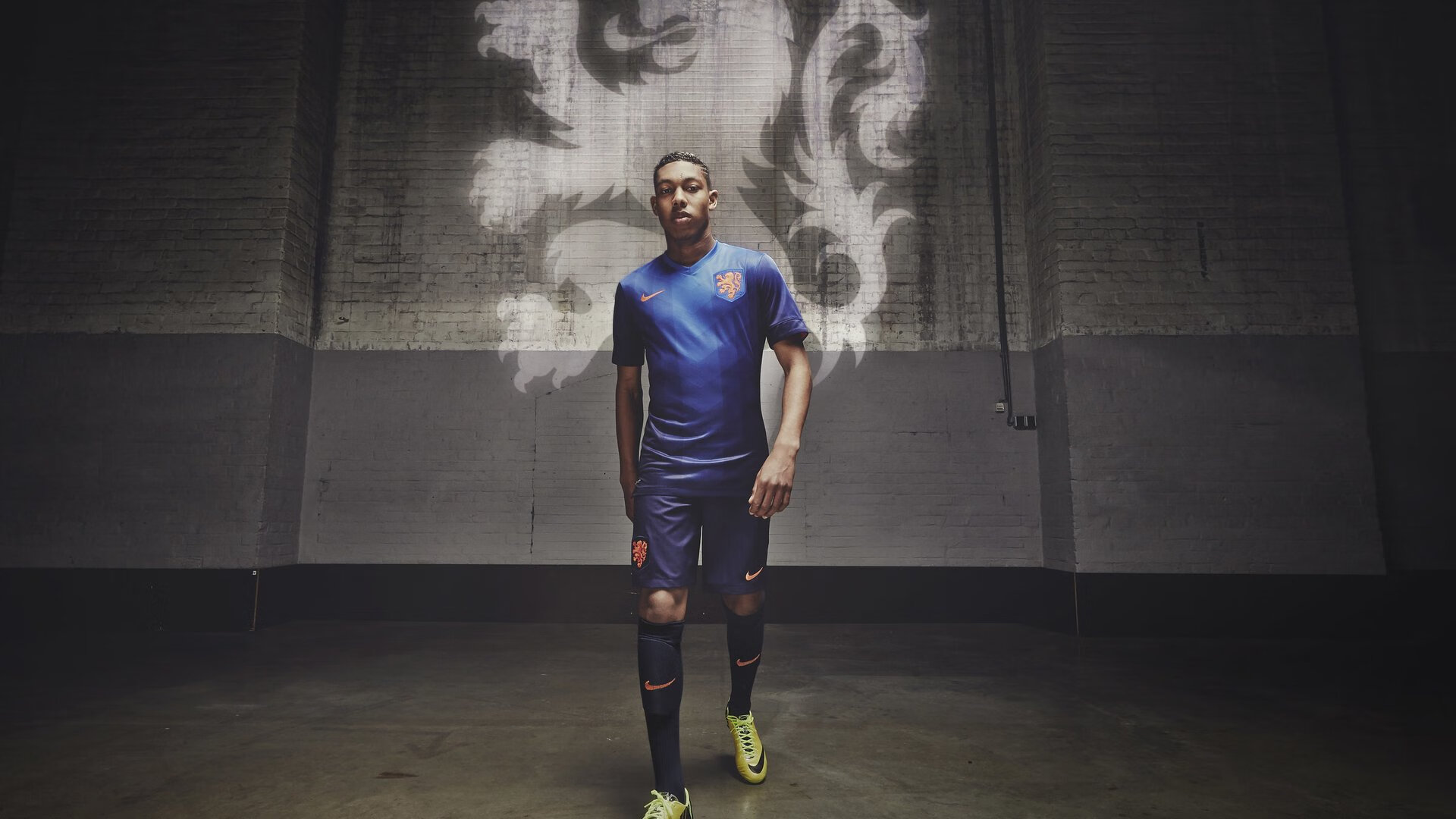 国际热身赛中国青年队晋级 球迷集体庆祝,足球国际热身赛